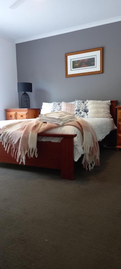 Tukawyl Retreat Landsborough Bed & Breakfast ภายนอก รูปภาพ
